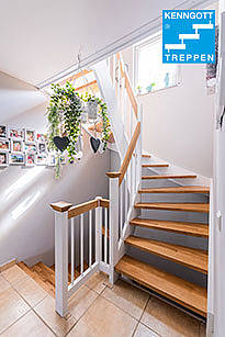 Einläufige halbgewendelte Treppe